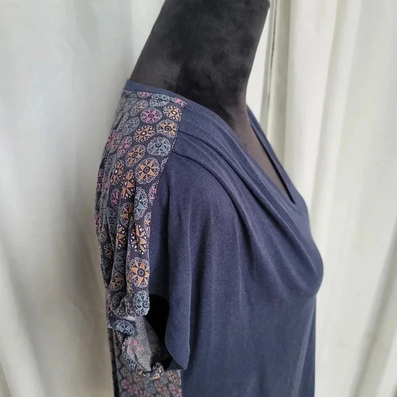 Cabernet Woman's T-Shirt Top Blouse Navy Blue Stretch Back Red Abstract Sz Small - Picture 6 of 13